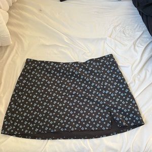 American Eagle floral skirt. Size XL.
